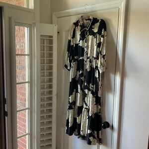 ENTRO Black floral dress